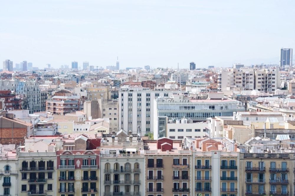 Fachadas de vivienda urbana, que es el objeto de la ley.